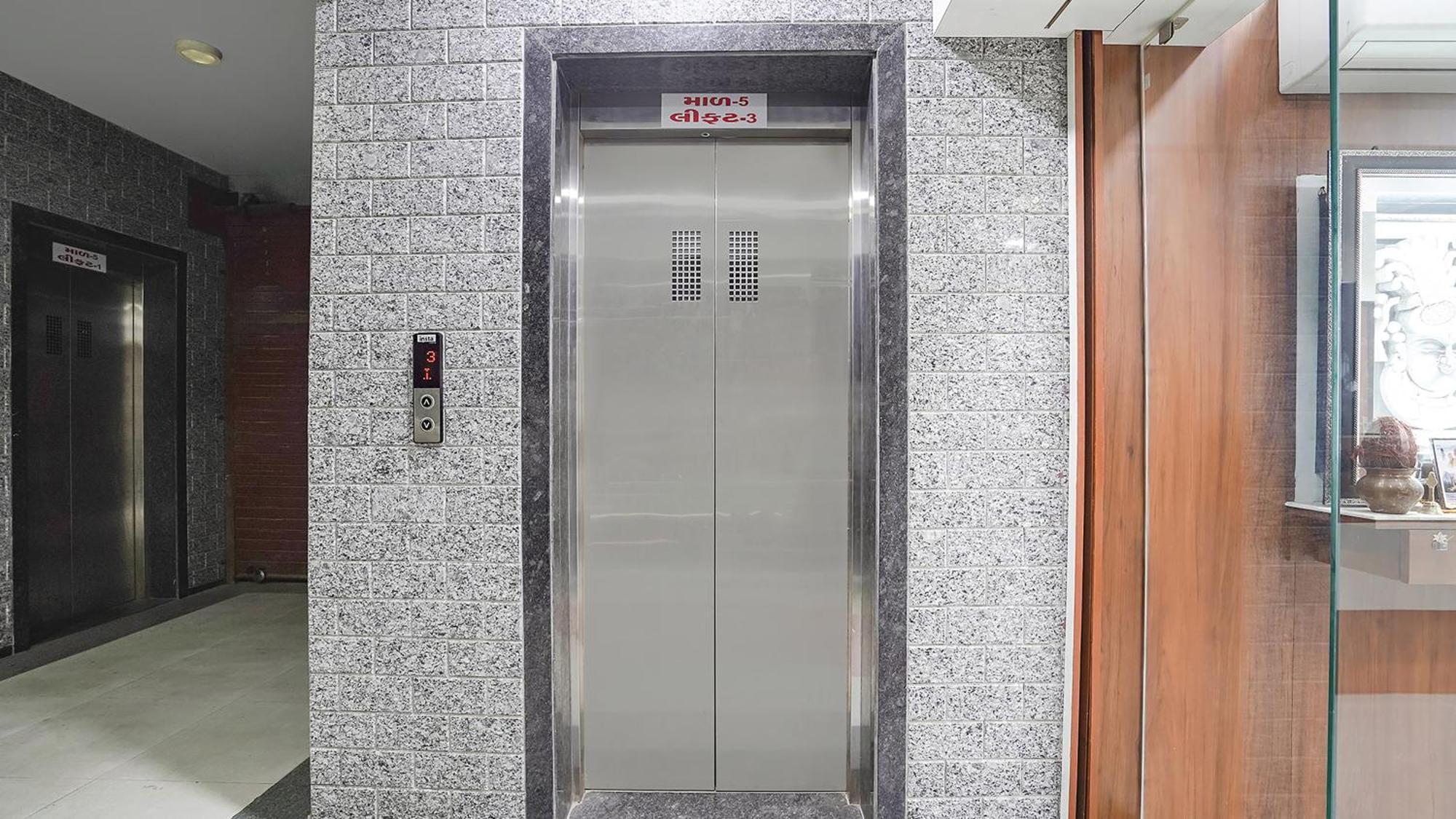Fabhotel Vishala In Ahmedabad Eksteriør bilde